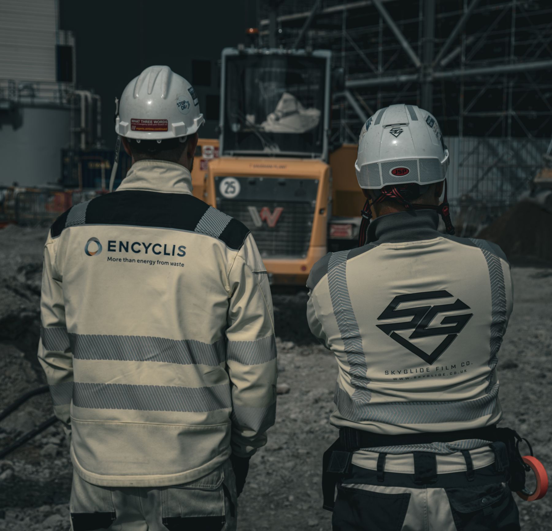 SkyGlide crew and Encyclis site team on the Protos Carbon Capture programme
