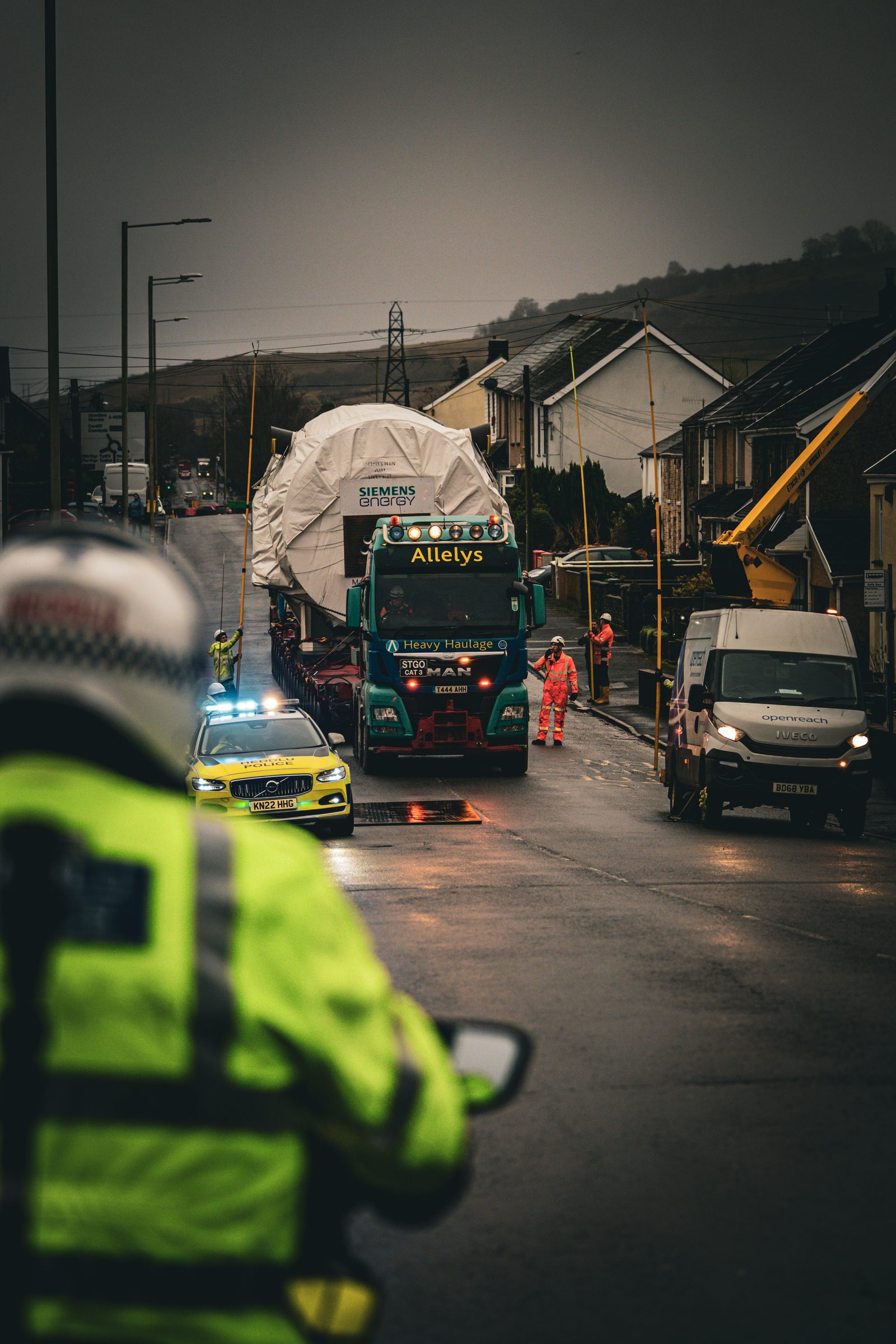 Escorting a Siemens Energy abnormal load through South Wales